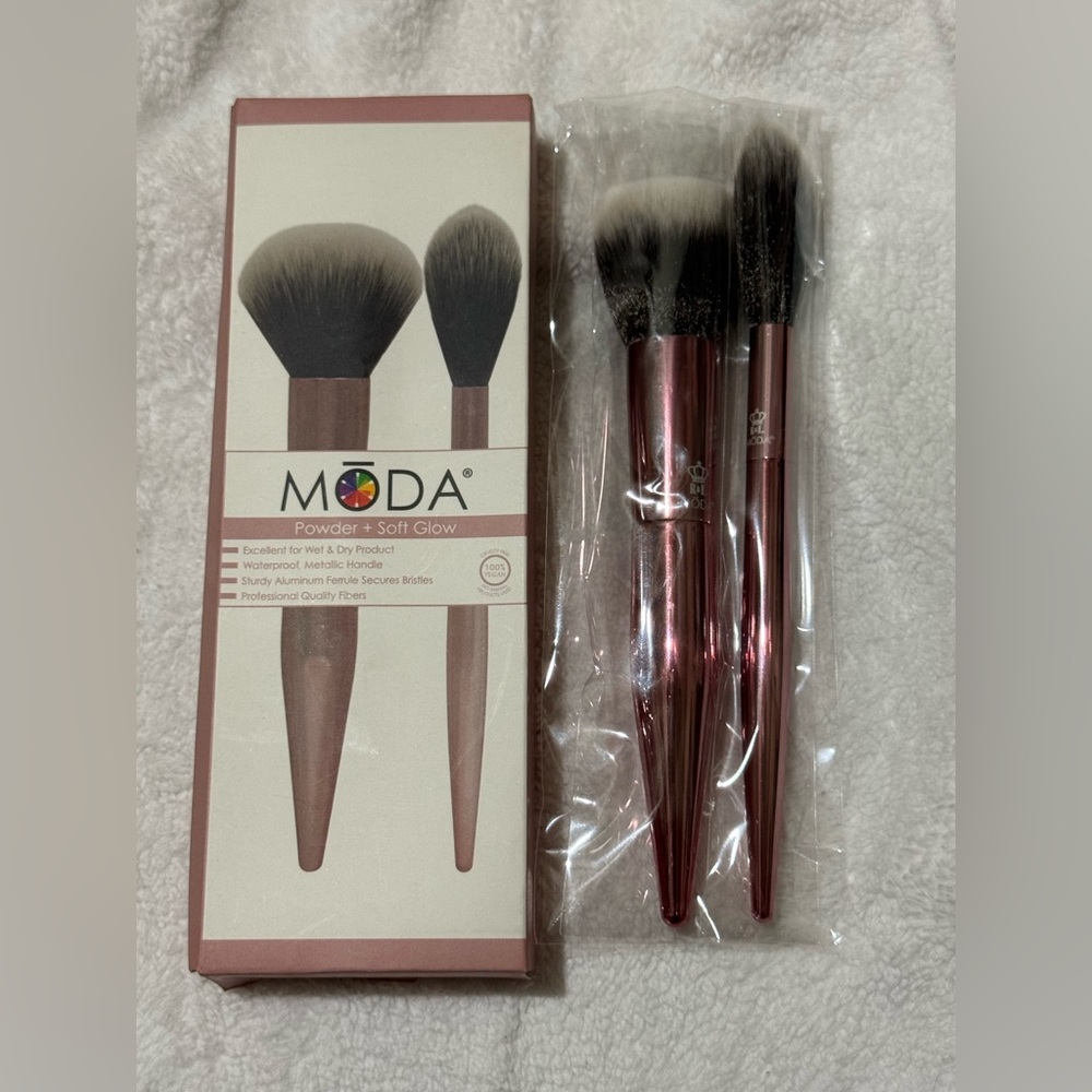 Moda Metallic Rose Powder & Glow Brush Duo
